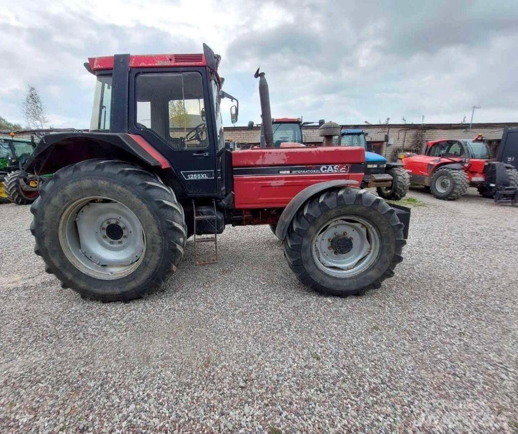 Case IH 1255 XL 트랙터