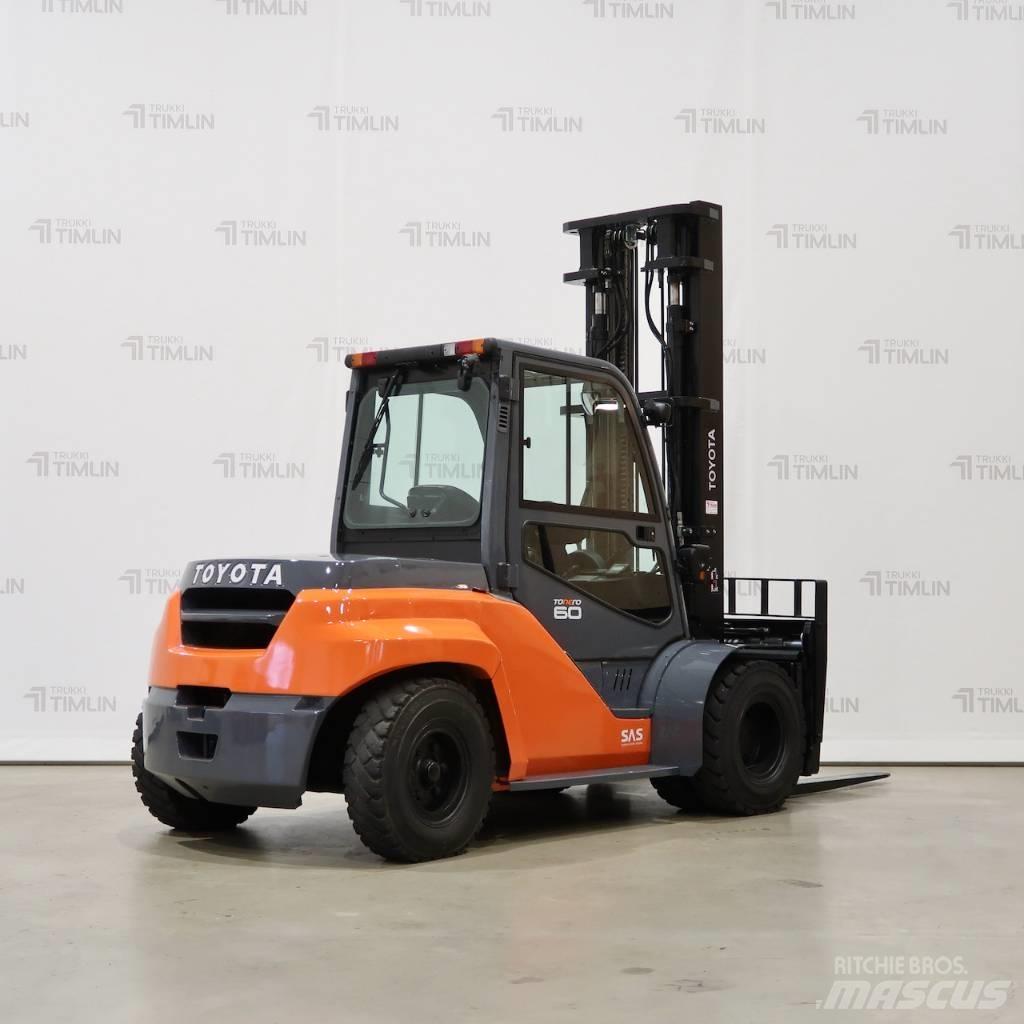 Toyota 40-8FD60N 디젤 지게차