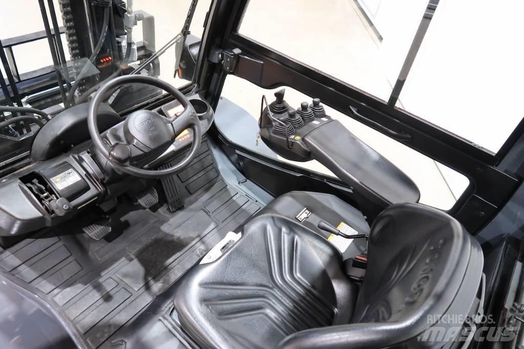 Toyota 40-8FD60N 디젤 지게차