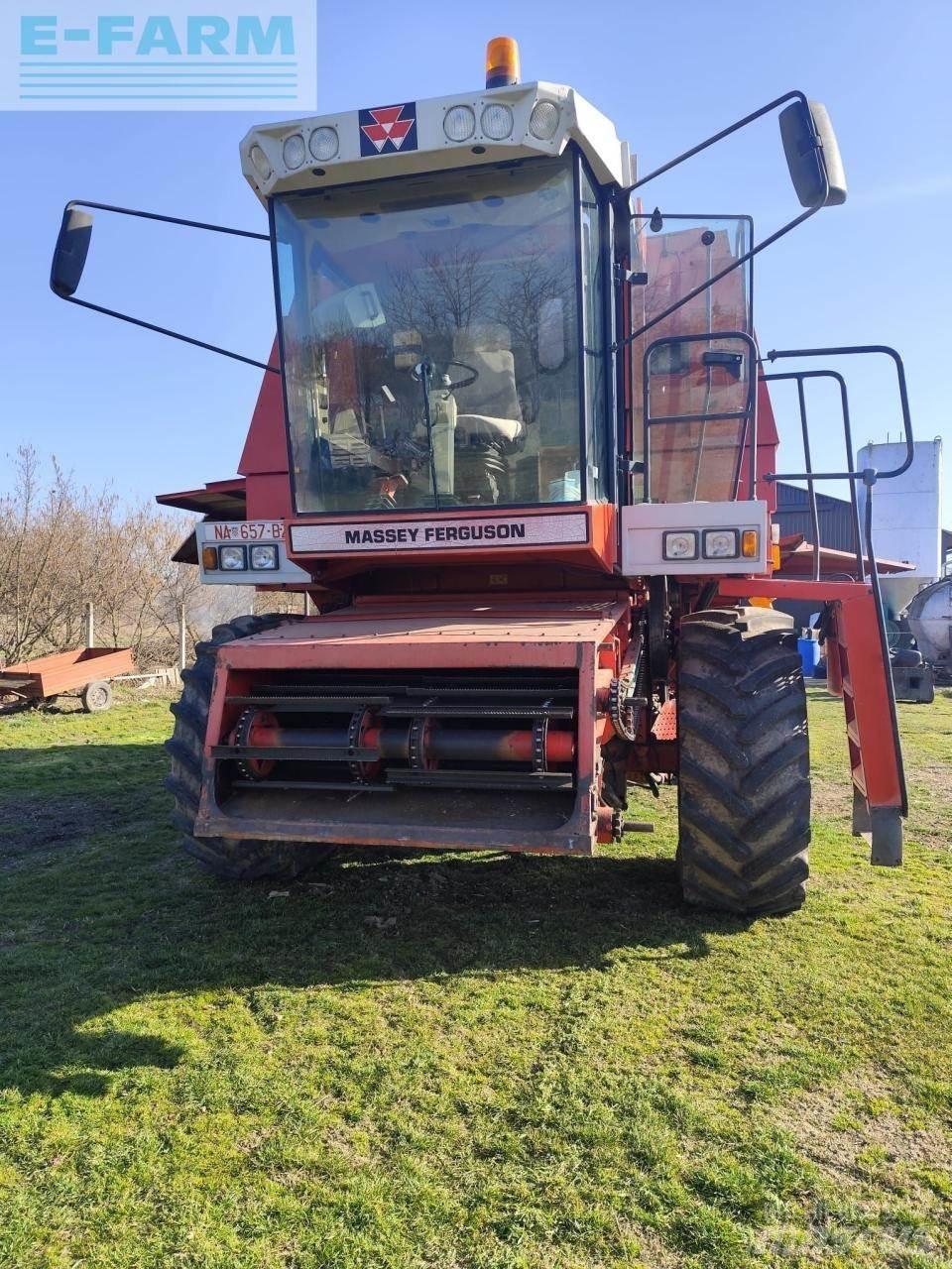 Massey Ferguson 38 콤바인 수확기