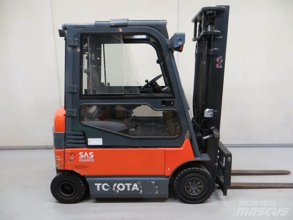 Toyota 7FBMF20 전동 지게차