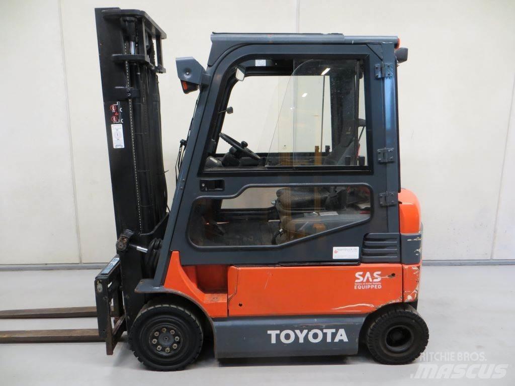 Toyota 7FBMF20 전동 지게차