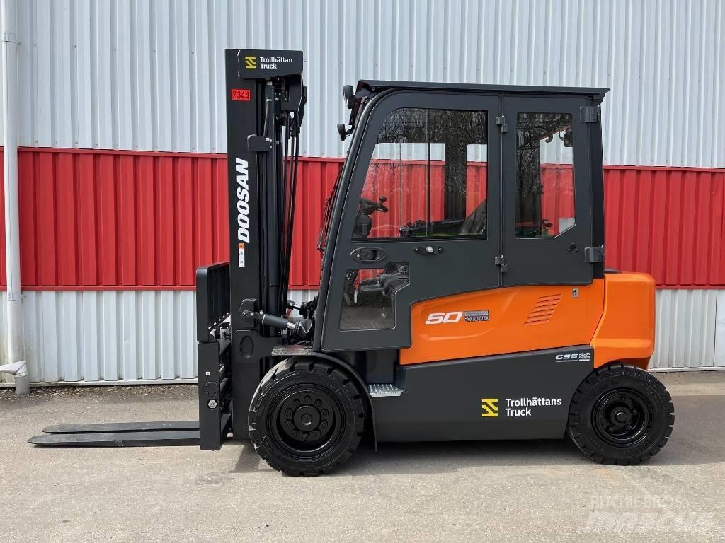 Doosan B 50 X-7 전동 지게차