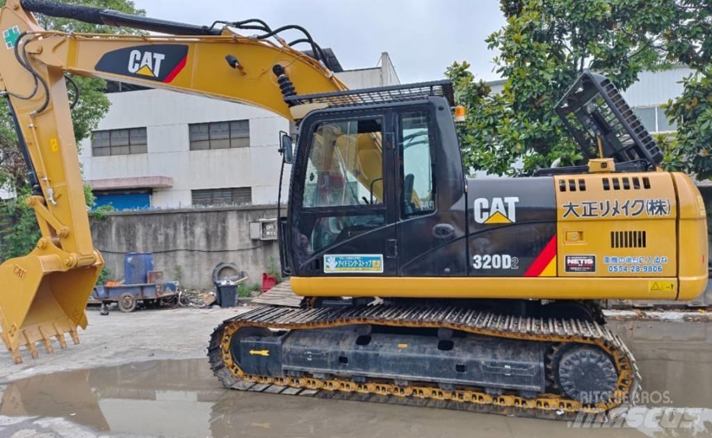 CAT 320 D2 대형 굴삭기 29톤 이상