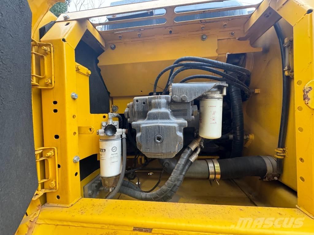 Komatsu PC 210 LCD-8 대형 굴삭기 29톤 이상