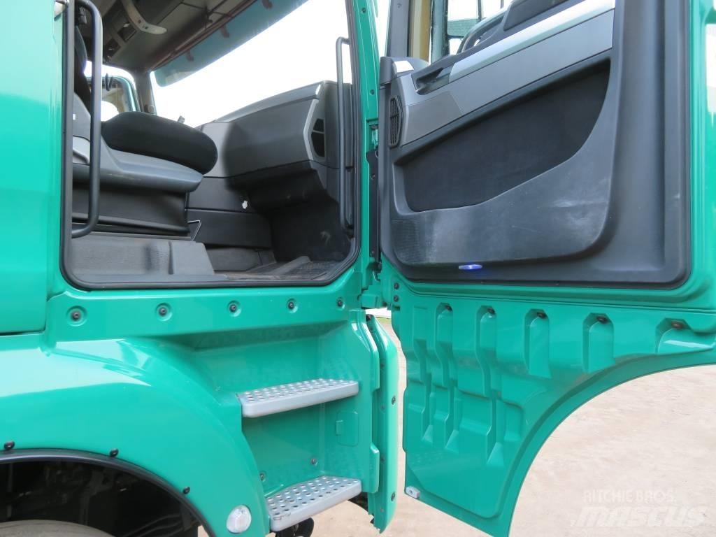 MAN TGX 33.480 목재 트럭