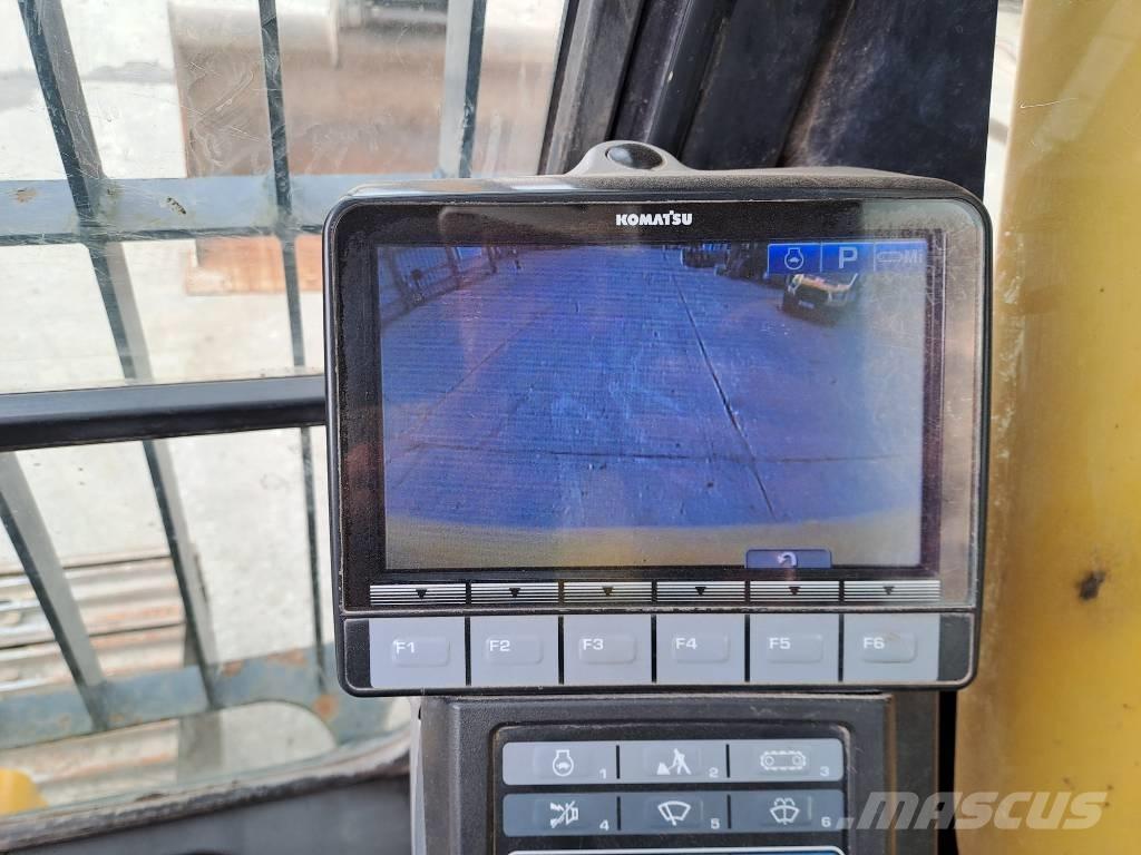 Komatsu HB 215 LC-2 대형 굴삭기 29톤 이상