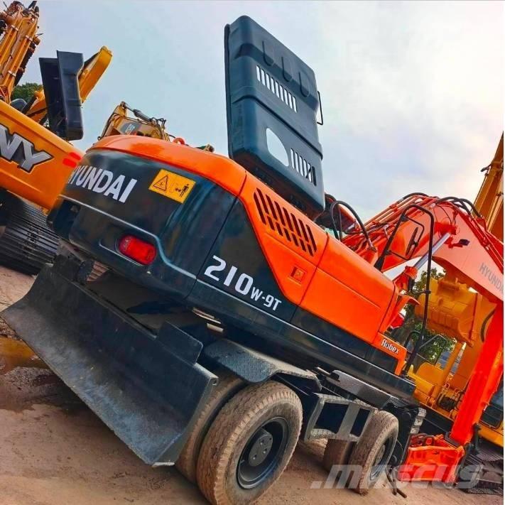Hyundai 210W-7  휠 굴삭기
