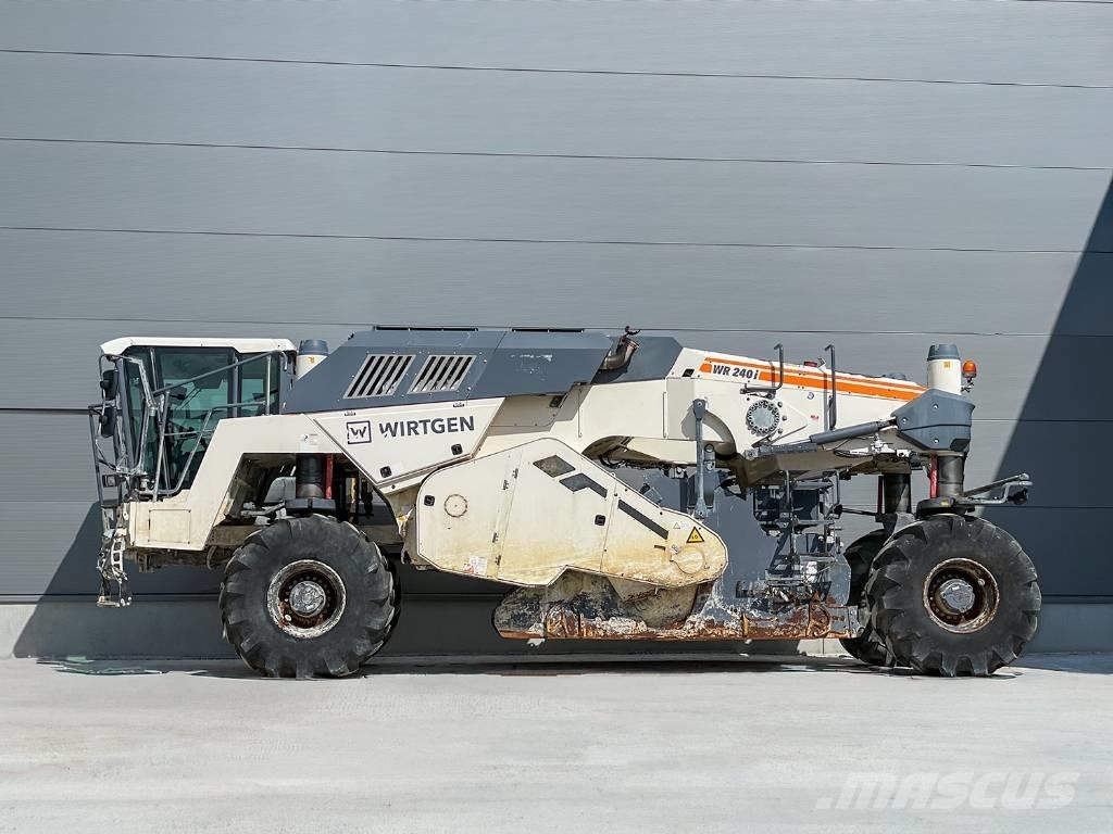 Wirtgen WR 240I 아스팔트 리사이클러