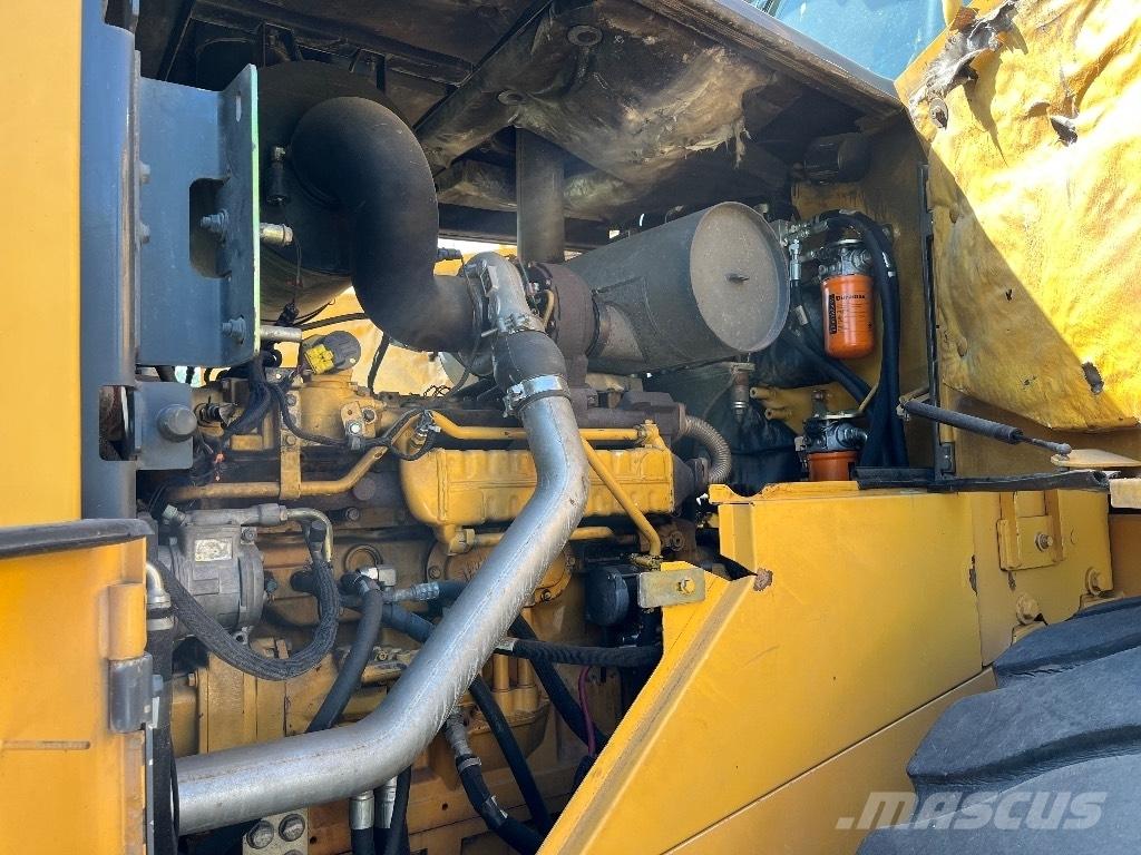Bell L 2606 E  휠로우더