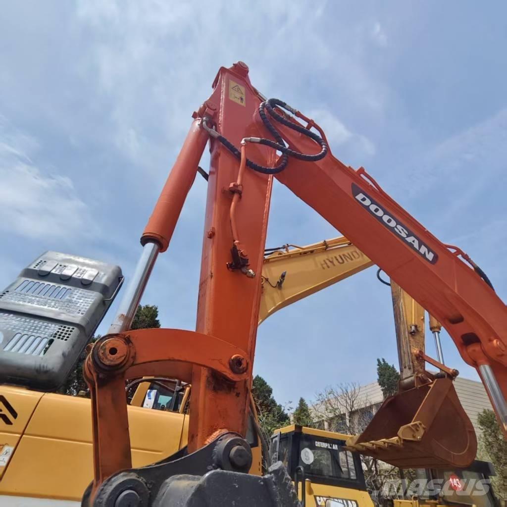 Doosan DH 60-7 소형 굴삭기 7톤 미만