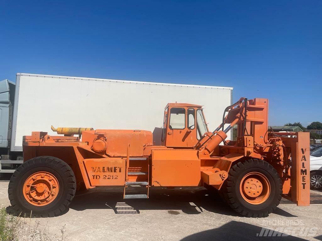 Valmet TD2212 디젤 지게차