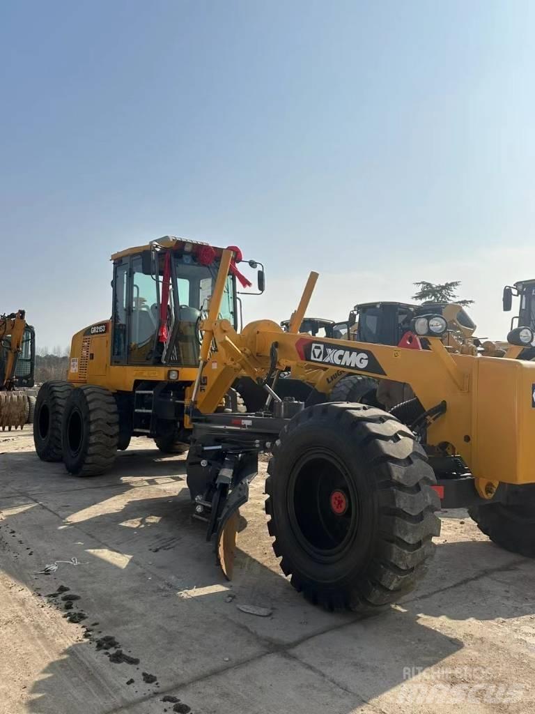 XCMG GR 2153 그레이더