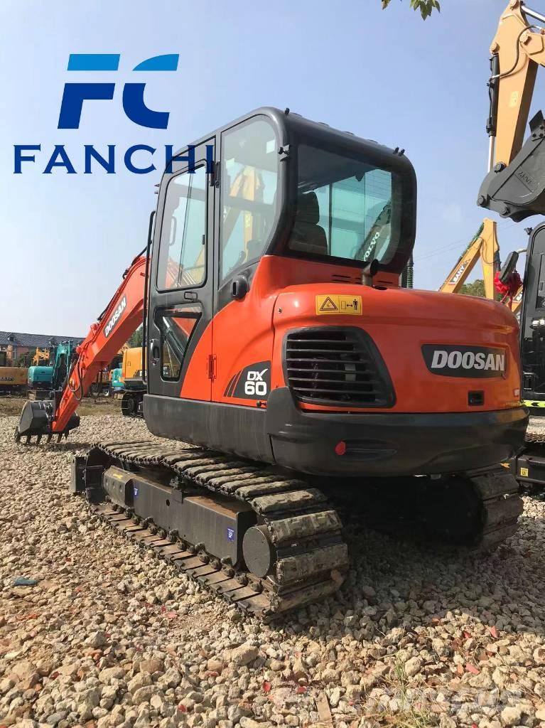 Doosan DX 60 대형 굴삭기 29톤 이상