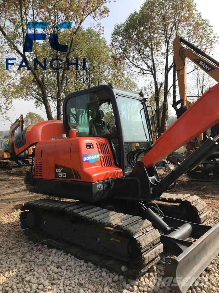 Doosan DX 60 대형 굴삭기 29톤 이상