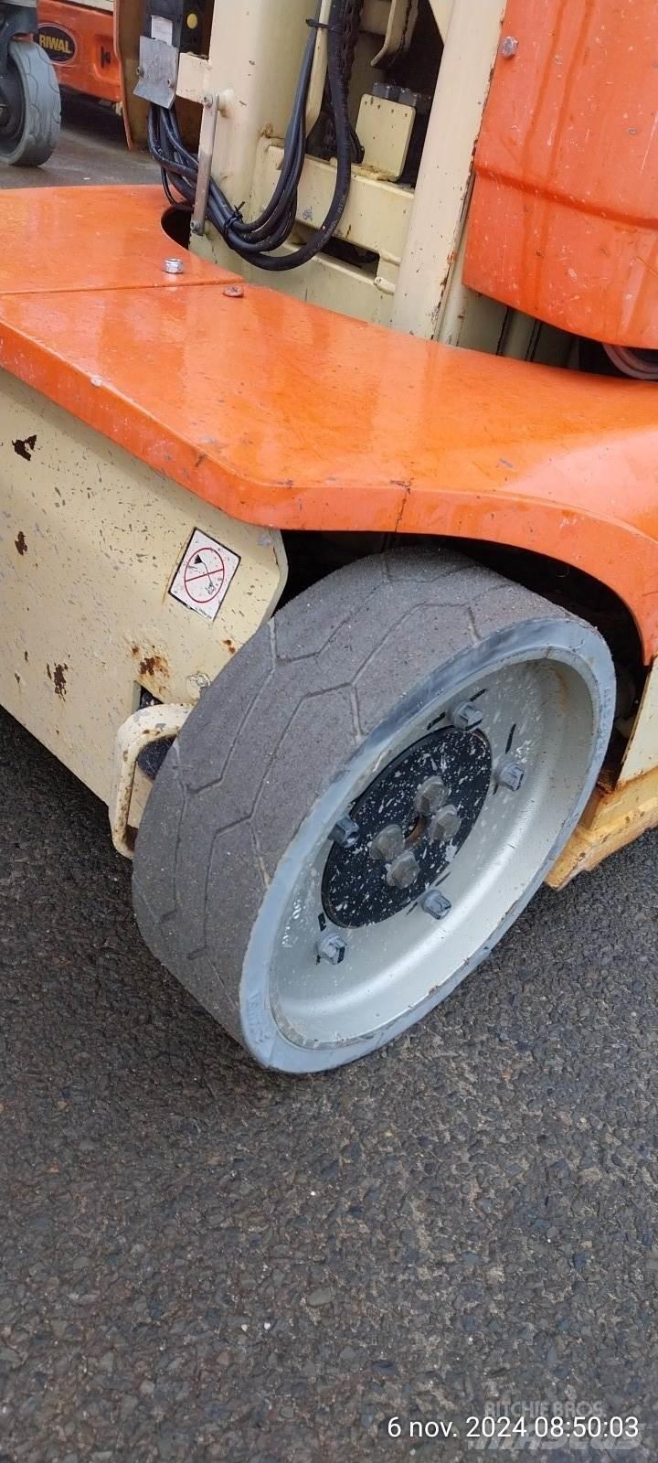 JLG T10E 기타 승강기와 플랫폼