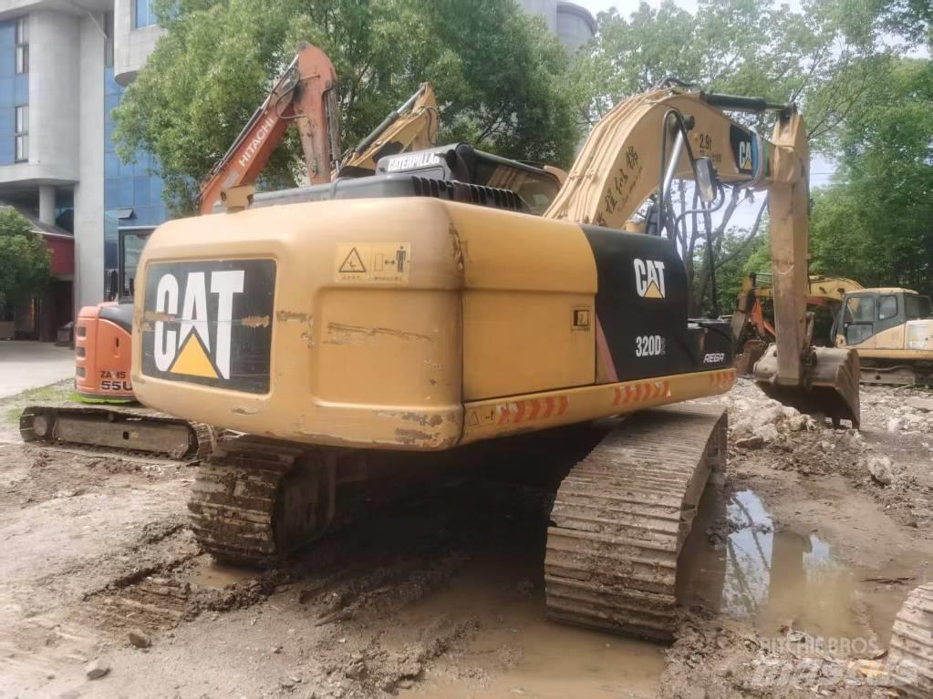 CAT 320 D L 대형 굴삭기 29톤 이상