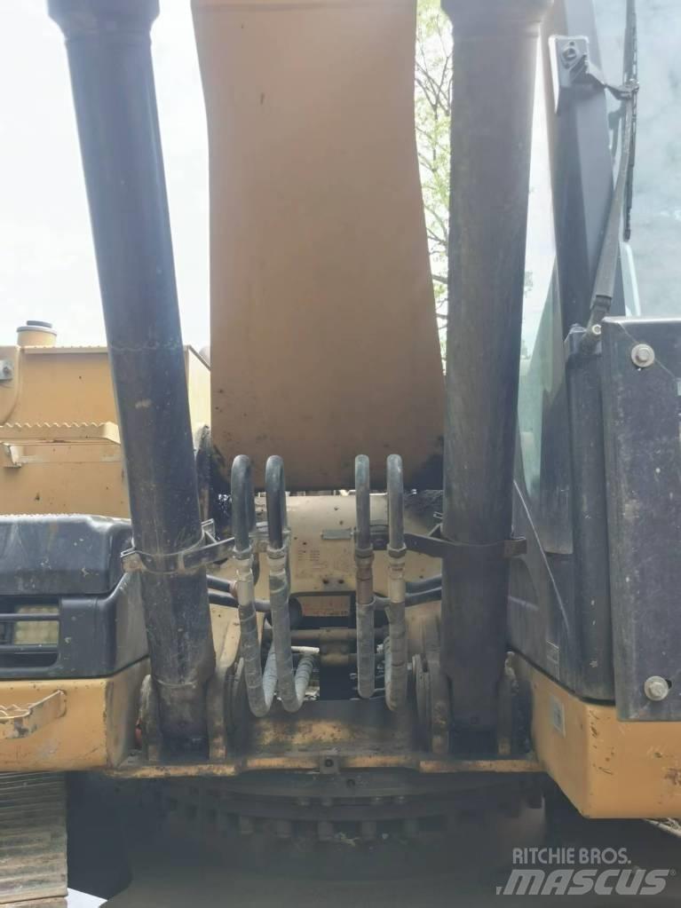 CAT 320 D L 대형 굴삭기 29톤 이상