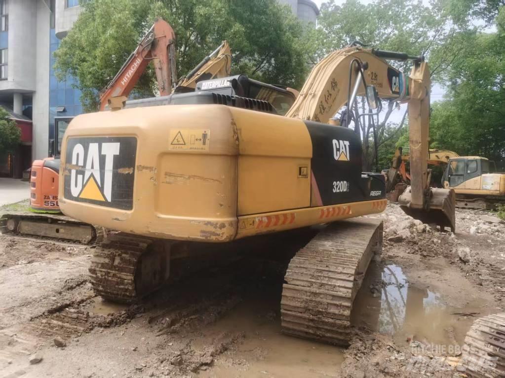 CAT 320 D L 대형 굴삭기 29톤 이상