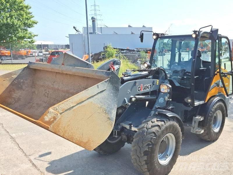 Giant G 5000 X-Tra  스키드로더