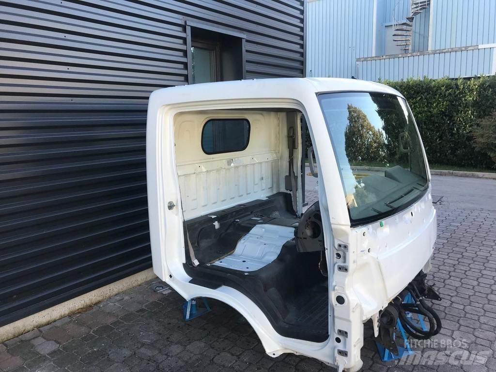 Renault Maxity 캐빈 및 인테리어