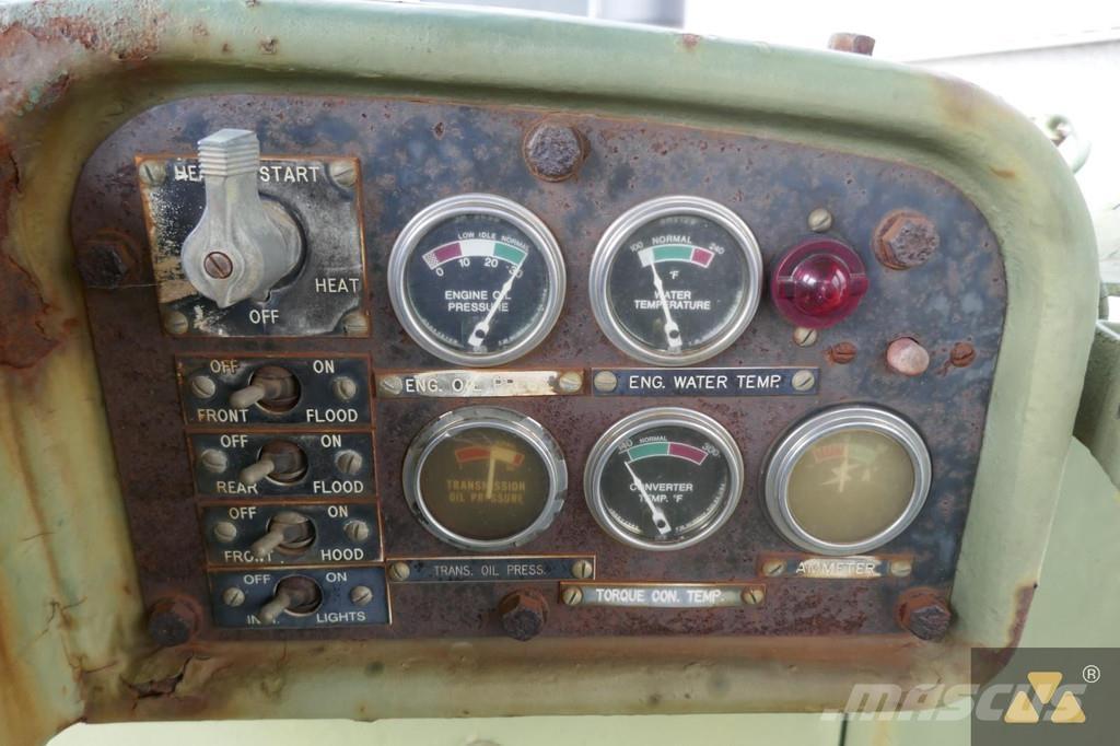 CAT D7F Ex-army 크롤러 도저