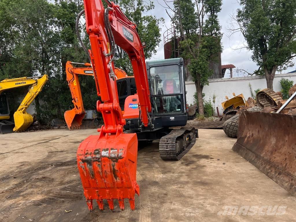 Doosan DX60 대형 굴삭기 29톤 이상
