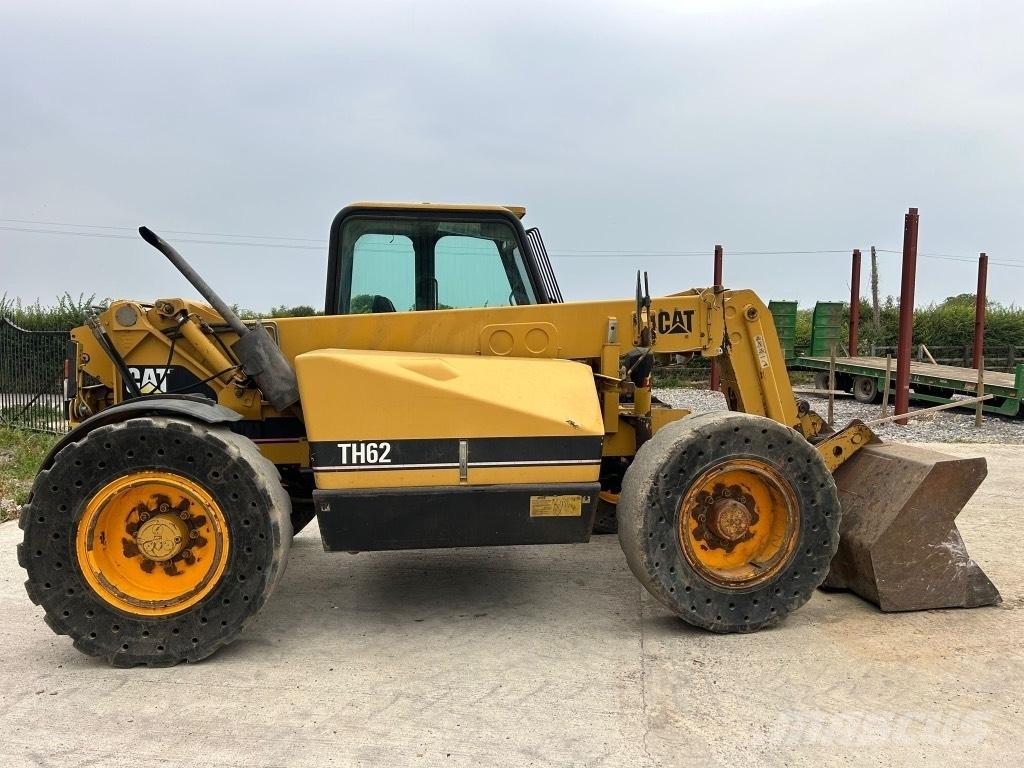 CAT TH 62 텔러 핸들러