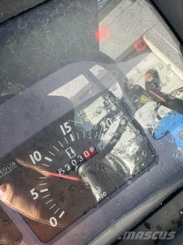 New Holland TN 70 트랙터