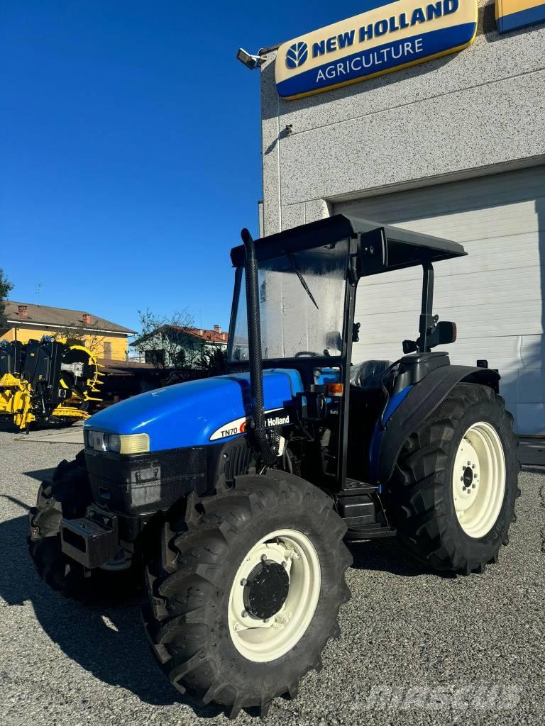 New Holland TN 70 트랙터