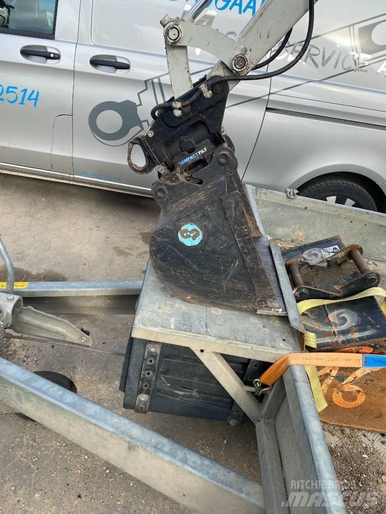 Takeuchi TB 210 소형 굴삭기 7톤 미만