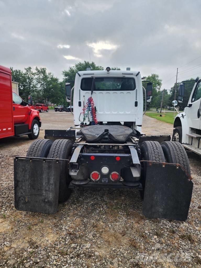 Freightliner M2 트랙터 유닛