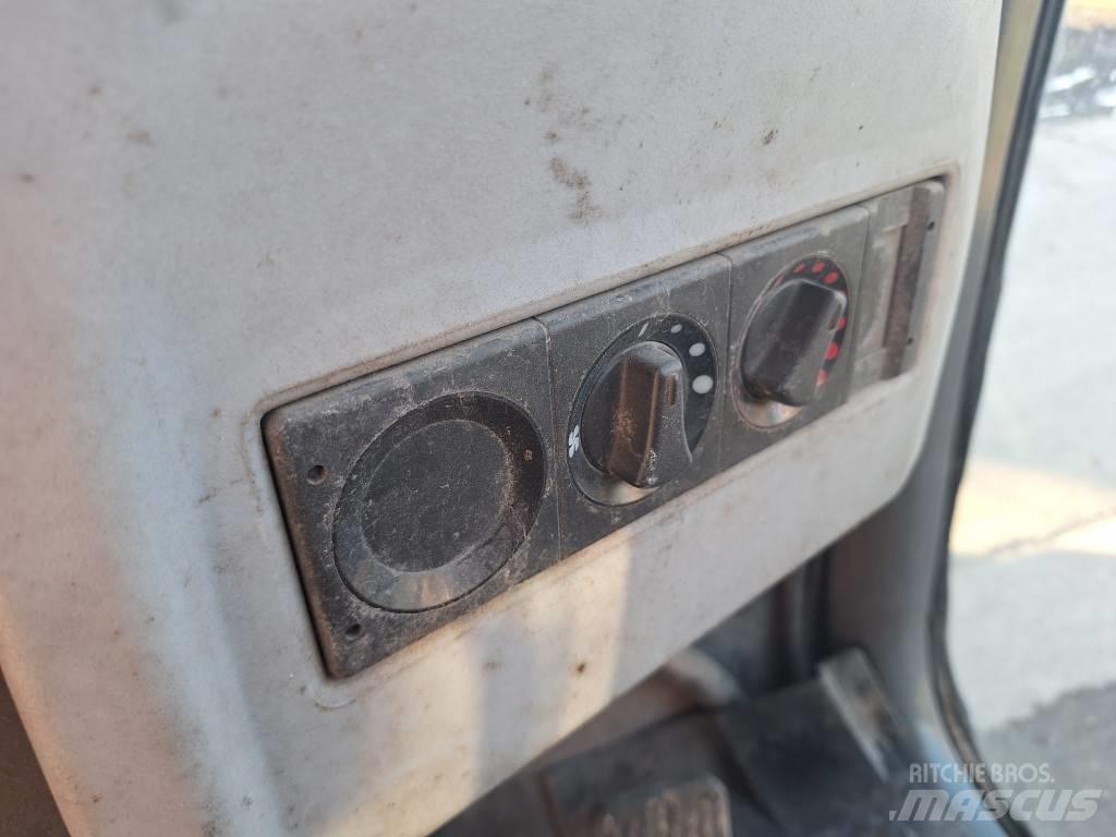 Hitachi ZW 75  휠로우더