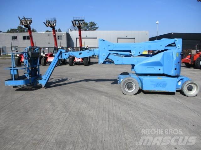 JLG E 400 AJP (848) 관절형 전동이동 리프트