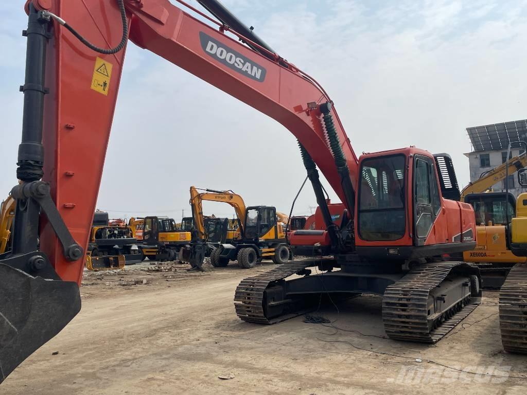 Doosan DX 300 대형 굴삭기 29톤 이상