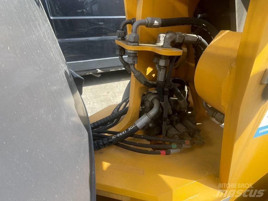 Mecalac AX 700  휠로우더