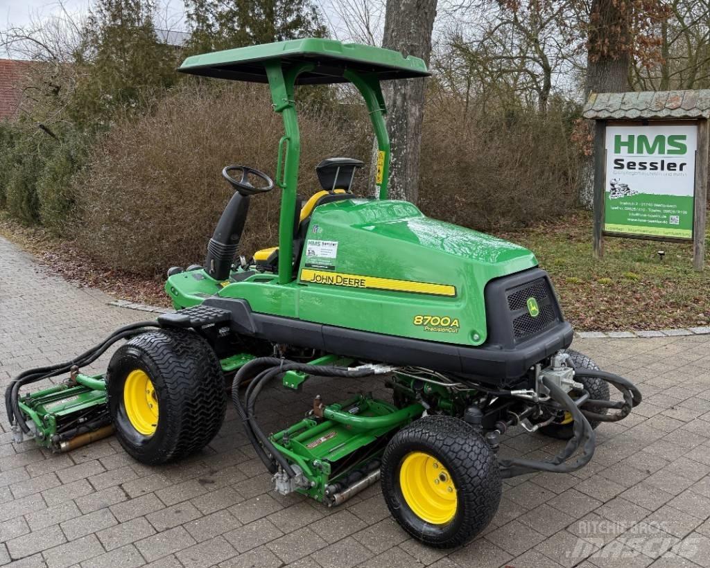 John Deere 8700 A 페어웨이 잔디깎기
