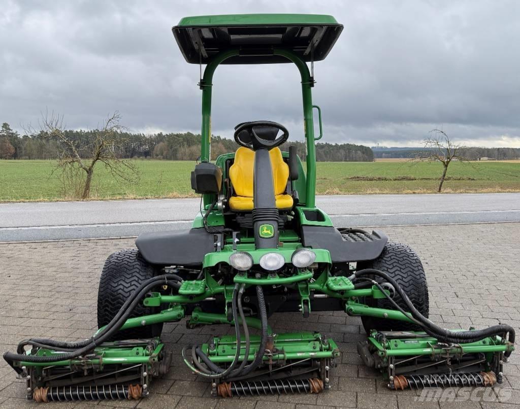 John Deere 8700 A 페어웨이 잔디깎기