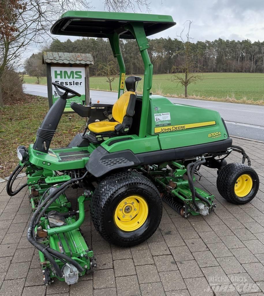 John Deere 8700 A 페어웨이 잔디깎기