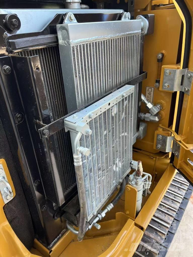 CAT 305.5 소형 굴삭기 7톤 미만