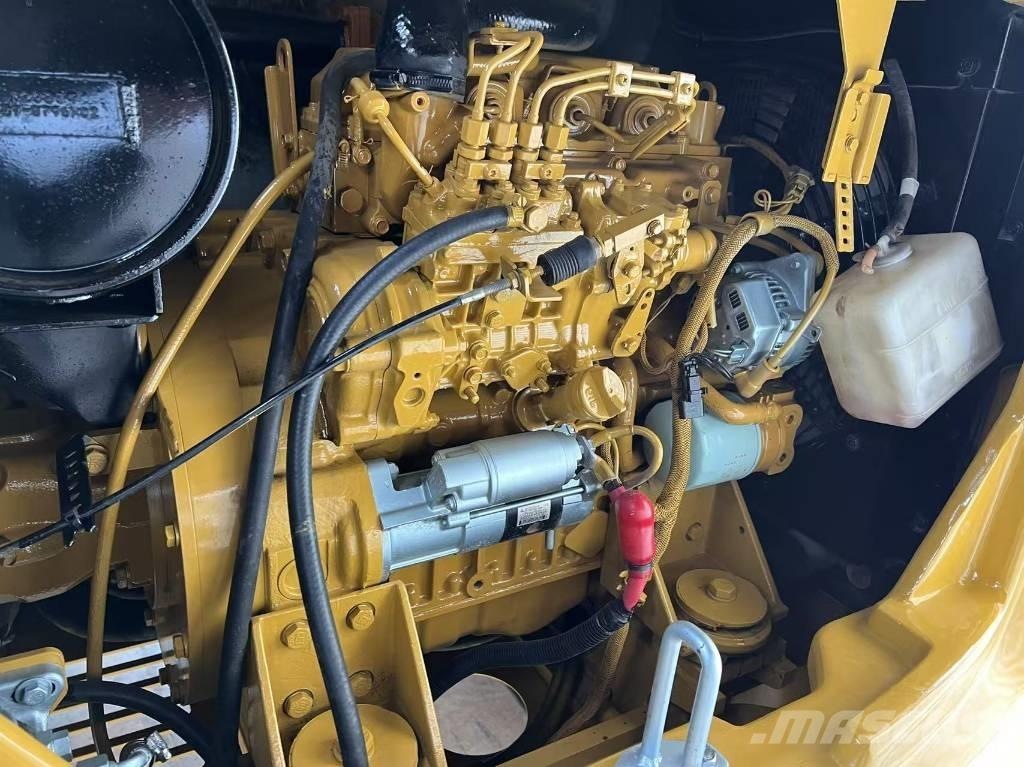 CAT 305.5 소형 굴삭기 7톤 미만