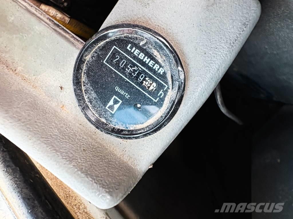 Liebherr R934BHD 대형 굴삭기 29톤 이상