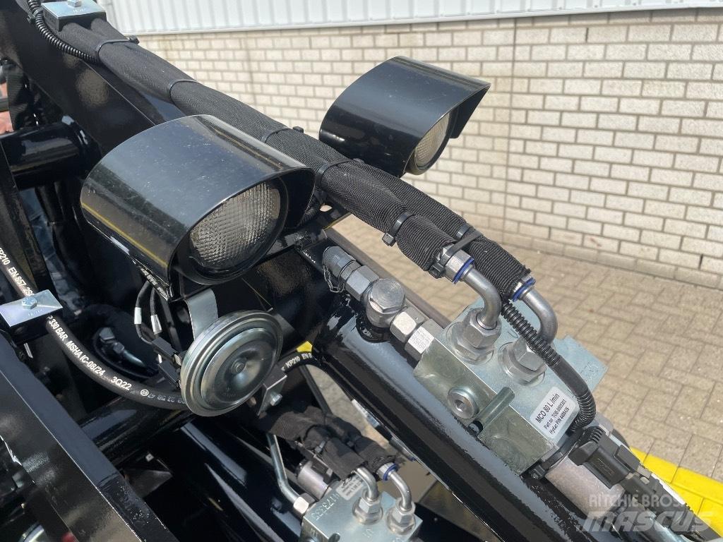 GiANT G 2200 E  휠로우더