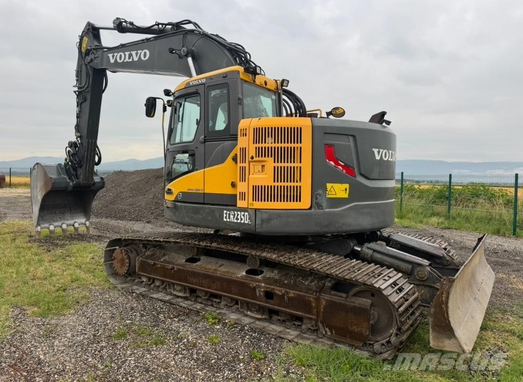 Volvo ECR235DL 대형 굴삭기 29톤 이상