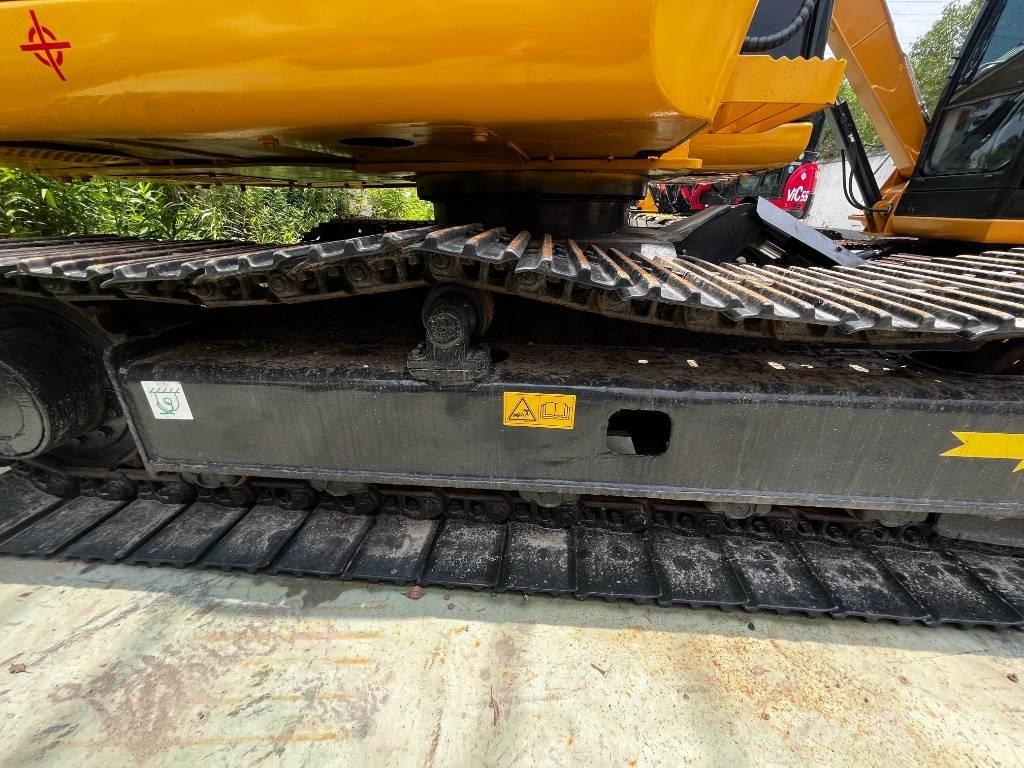 Komatsu PC 70 대형 굴삭기 29톤 이상