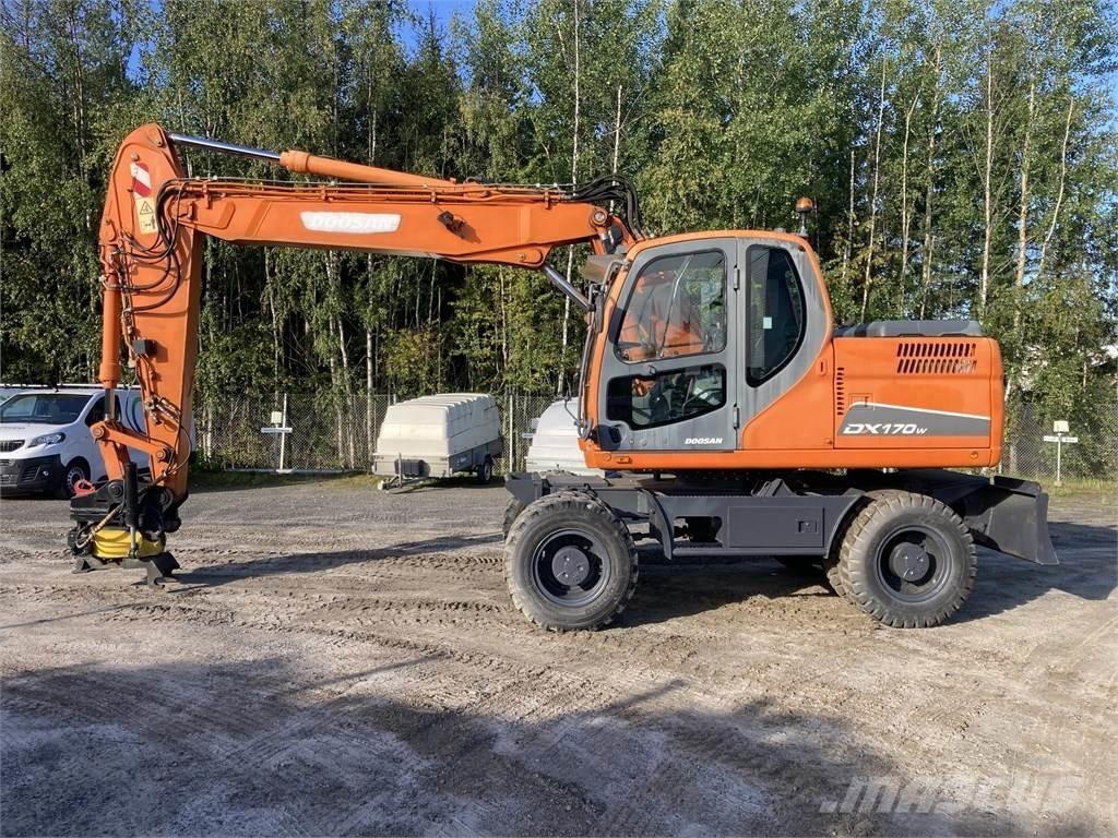 Doosan DX 170 W  휠 굴삭기