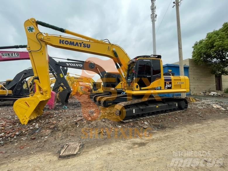 Komatsu PC 240 대형 굴삭기 29톤 이상