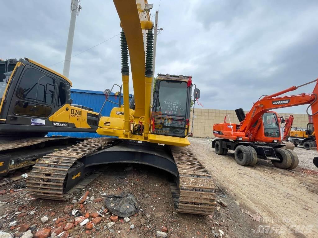Komatsu PC 240 대형 굴삭기 29톤 이상