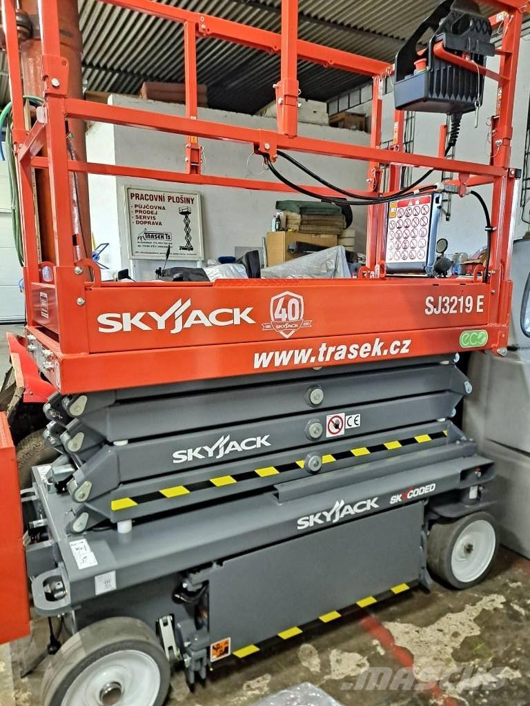 SkyJack SJ 3219E 가위형 리프트