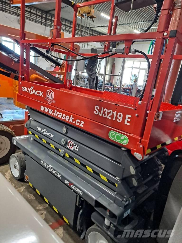 SkyJack SJ 3219E 가위형 리프트
